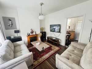Lounge- click for photo gallery